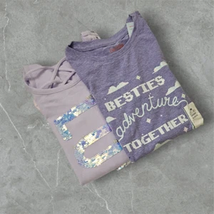 Bundle Girls Lot 2 TShirt Short Sleeve Long Sleeve Round Neck Purple Logo Size M - Picture 1 of 18