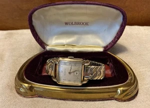 Vintage Herren Wolbrook 10k RGP Lünette quadratisches Zifferblatt mechanische Uhr mit Gehäuse - funktioniert - Bild 1 von 14