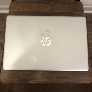 HP Laptop Intel Core i3 Model 15-dy1032wm srebrny na części niedziałające - Zdjęcie 1 z 10