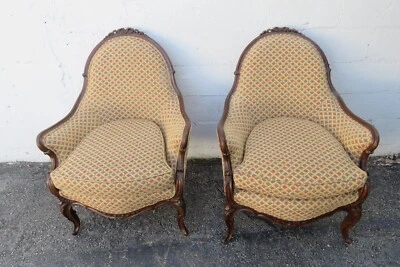 Par de sillas de chimenea francesas talladas a mano con acento de salón lateral de principios de 1900 5419 Foto 1 de 4