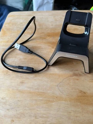 Insignia Controller Charging Dock For Xbox One and micro usb to usb cord - Image 1 of 2