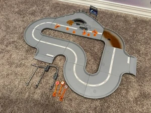 Preowned 90’s Hot Wheels World Road Night Wrecker Playset, City Road Track Set - Picture 1 of 3