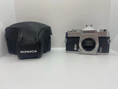 Cuerpo de cámara fotográfica Konica Autoreflex T 35 mm SLR solo con estuche de cuero Foto 1 de 4