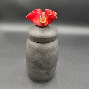 Studio Kunst Keramik Glas roter Mohn Deckel Künstler signiert JP 9 Zoll hoch - Bild 1 von 15