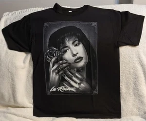SELENA MEXICAN SINGER LA REINA MEXICO MUSIC ROSE FLOWER T-SHIRT - Picture 1 of 2