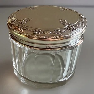 Antiguo tarro en polvo de vidrio Gorham Sterling & Cut con tapa floral Repoussé C1910 - Imagen 1 de 11