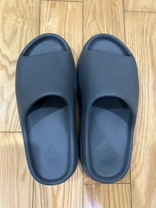 Adidas Yeezy Slide Onyx Size 11 *NEGOTIABLE* - Picture 1 of 6