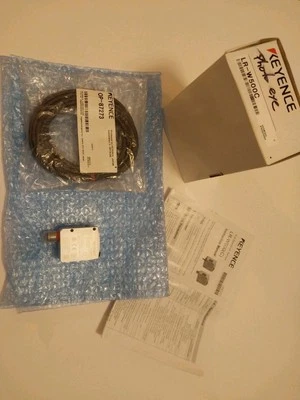 SENSOR AND CABLE BUNDLE Keyence LR-W500C Laser Sensor & Cable Combo - Image 1 of 4
