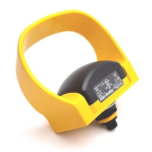 Allen Bradley 800Z-GL2Q5B Zero-Force Touch Button, 10-40VDC 20-30VAC, W/ Guard - Picture 1 of 5