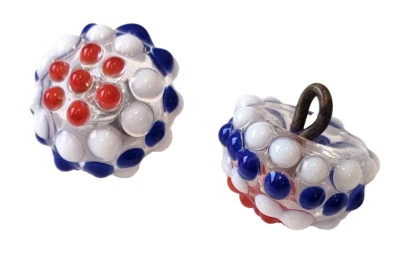 Botón vintage delicado vidrio soplado con protuberancias rojas blancas y azules Foto 1 de 2