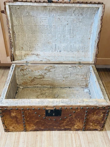 *RARE 1820’s* Antique🔥PRIMITIVE LEATHER Wrapped Wood CHEST🔥DATED 1820’s!!! Cover