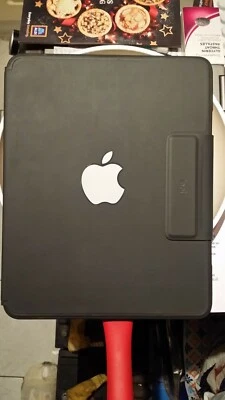 Apple IPad Pro, 3rd Generation, 12.9 64Gb Wifi and Cellular With Smart Keyboard. - Image 1 of 4