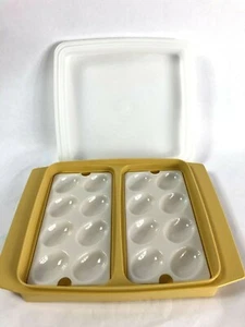 Tupperware #732-2 Deviled Egg Keeper 3 Piece Set Vintage Square Lid Holds 16 - Picture 1 of 7