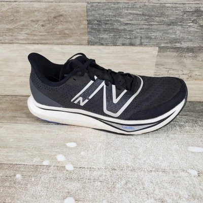 Zapatillas bajas New Balance FuelCell Rebel V3 para mujer talla 10 negras con cordones Foto 1 de 4