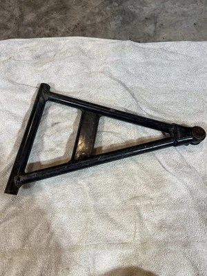 Arctic cat wildcat 700 Trail передний левый нижний рычаг A, изготовитель оборудования, хорошее состояние товара, 2014 - Изображение 1 из 4