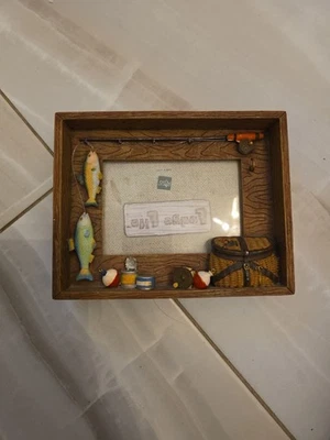 Marco de fotos de vida Russ Fisherman's Lodge resina recuerdo decoración del hogar Foto 1 de 4