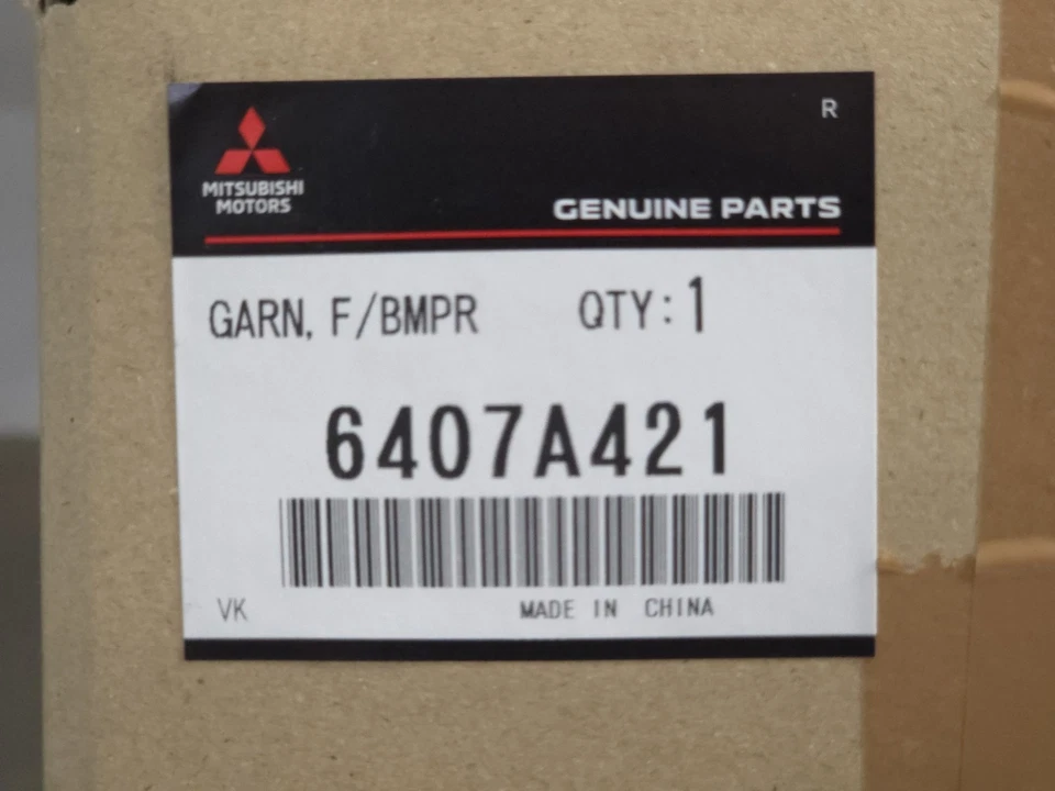 Parachoques delantero genuino OEM Mitsubishi 6407A421 LH moldura superior 2022-25 Eclipse Cross Foto 1 de 1