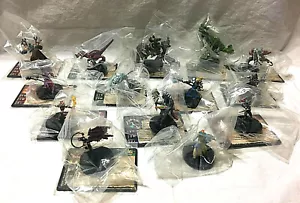 WORLD OF WARCRAFT GAME MINIATURES AND TRADING CARDS CARDS NEW IN PACKAGE - Picture 1 of 11