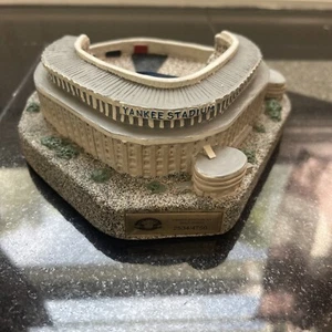 Yankee Stadium New York Yankees Stadium Replica Gold Series 1997 NO BOX - Picture 1 of 10