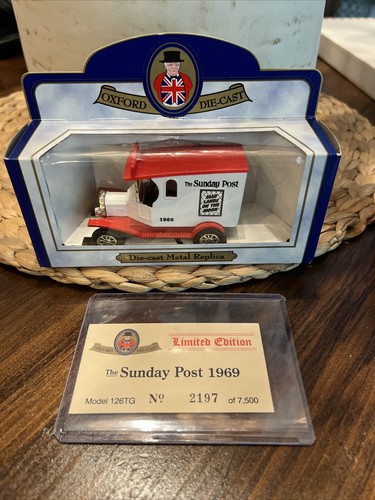 VANS Oxford Die Cast The Sunday Post 1969 furgone in scatola con COA nuovo