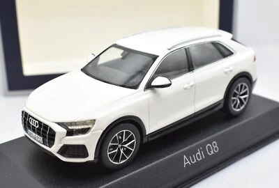 Modellino auto scala 1:43 Audi Q8 bianco Norev diecast modellismo statico car - Immagine 1 di 4