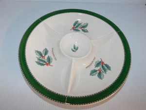 WEDGWOOD SARAHS GARDEN CHRISTMAS HOLLY HORS D'OEUVRES TRAY - Picture 1 of 6