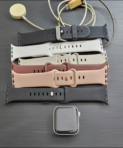 Apple Watch SE GPS+Cellular+WiFi 40mm Silver Case Multi Bands One Owner - Photo 1 sur 17