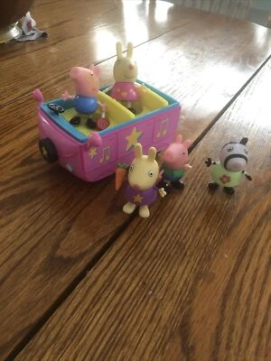 Свинка Пеппа маленький розовый автомобиль игрушка автомобиля и 5 фигурок - Изображение 1 из 4