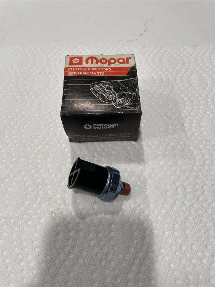 Interruptor de pressão de óleo NOS Mopar 4186353 1978-89 Dodge Omni Plymouth Horizon fabricante de equipamento original - Imagem 1 de 3