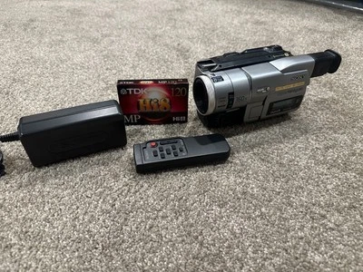 Sony DCR-TRV110 Digital8 Camera Camcorder TESTED! HEADS CLEANED! - Image 1 of 4