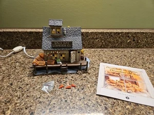 Department Dept 56 "Salt Bay Lobster Co. New England Series #56658 Retired 2002 - Picture 1 of 18