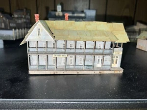 Jkryn - Custom N scale Bar Mills Idaho Hotel assembled and weathered - Picture 1 of 8