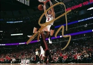 OMER ASIK AUTOGRAPHED SIGNED 5X7 PHOTO CHICAGO BULLS ROCKETS TURKISH 1 - Picture 1 of 1