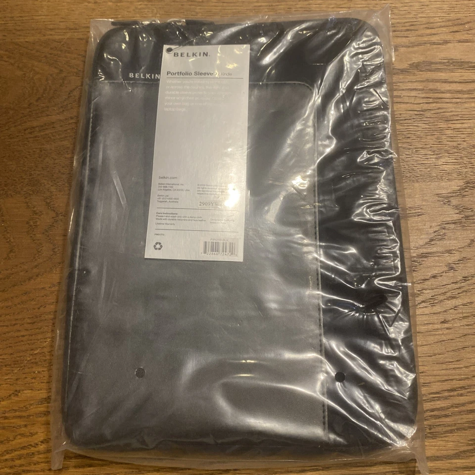 BELKIN Portfolio Sleeve F8N098 New In Package - Image 1 of 4