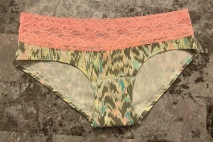 NWOT VICTORIA'S SECRET XS AQUA PEACH IKAT LACE VINTAGE RARE HIPHUGGER PANTIES - Picture 1 of 3