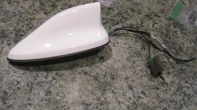 2019 NISSAN ROGUE SV ROOF RADIO SHARK FIN ANTENNA 28208-7FHOA w/o nut Glacier - Image 1 of 4