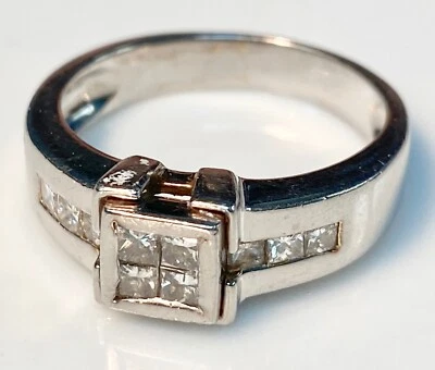 Magnífico Anillo Moderno Oro 18 Quilates - Diamantes "Princesa" 0.70 -6.15G - Imagen 1 de 4