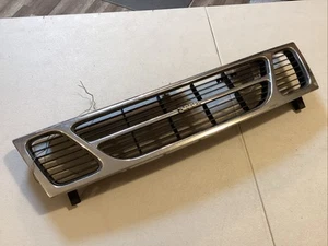 1994-98 Saab 900 Front Center Grille 4240867 - Bild 1 von 18