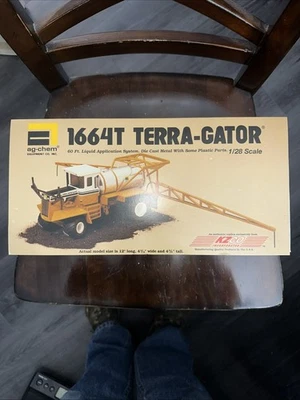 New 1993 Collectors Edition Ag-Chem 1664T Terra-Gator 1/28 Scale Die Cast Truck. - Image 1 of 3
