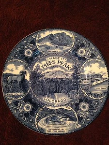 Plato de recuerdo vintage Pikes Peak Colorado Staffordshire azul y blanco 10" ¡Bonito! - Imagen 1 de 2