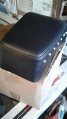 Cobra  Studded  REAR Pillion Seat 96-04 Kawasaki Vulcan 1500 D/E 03-0445 — 第 1/4 张图片