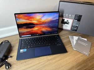 ASUS ZenBook 13 UX333FA Signature (512GB SSD, Intel Core i7 4,60GHz, 16GB) - Bild 1 von 15