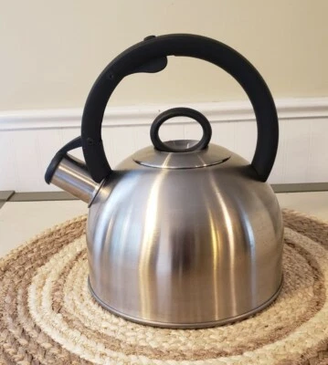 Tetera Cuisinart Aura 2 cuartos de galón, acero inoxidable número de modelo CTK-SS17N Foto 1 de 4