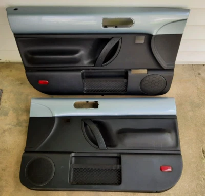 2009-2010 Volkswagen Beetle HARDTOP Front Door Trim Panels Black HEAVEN BLUE - Image 1 of 4