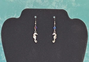Vintage Dangle Seahorse Pierced Earrings - Picture 1 of 2