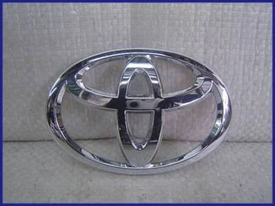 TOYOTA GENUINE OEM RAV4 06-2012 FRONT GRILLE RADIATOR CHROME EMBLEM - Image 1 of 4