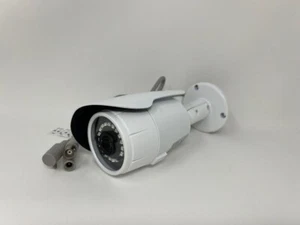 4-in-1 HDCVI(4MP)/HDTVI(5MP)/AHD(5MP)/CVBS fixed lens water-resistant IR bullet - Picture 1 of 5