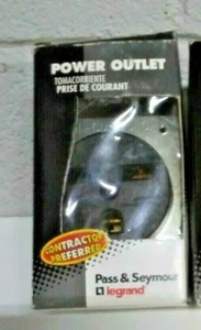 Pass & Seymor Teile-Nr # 3801CC6 EINBAUSTECKDOSE 2-polig 250VAC 30AMP kostenloser Versand! - Bild 1 von 3