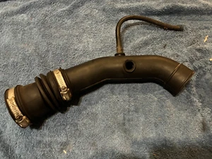 1985 - 1994 Classic Saab 900 Turbo Air Intake Hose Plastic Pipe To Turbo - Picture 1 of 2