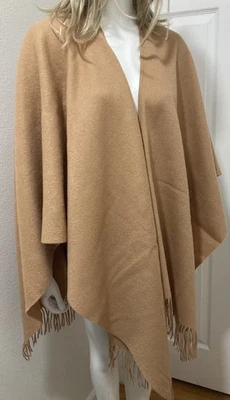 Capa/chal/ruana 100 % lana de cordero Portolano con flecos en camello - talla única Foto 1 de 3